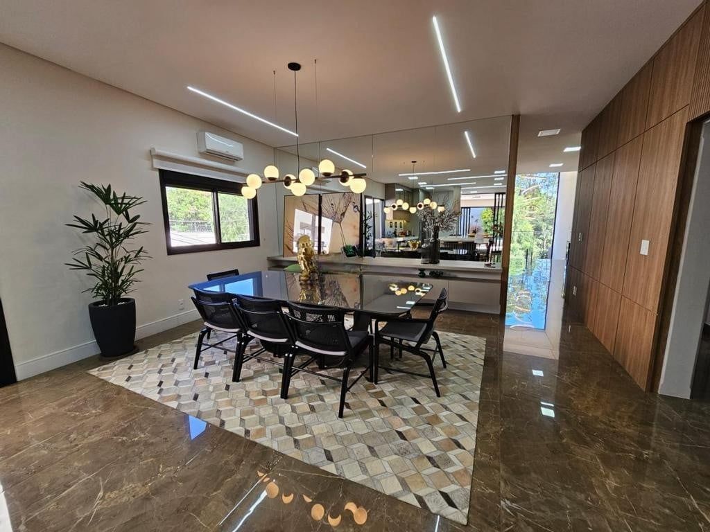 Casa 4 suítes no Reserva Colonial - Segurança e lazer completo imagem 2