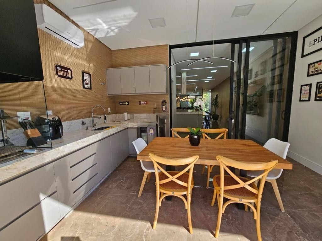 Casa 4 suítes no Reserva Colonial - Segurança e lazer completo imagem 7